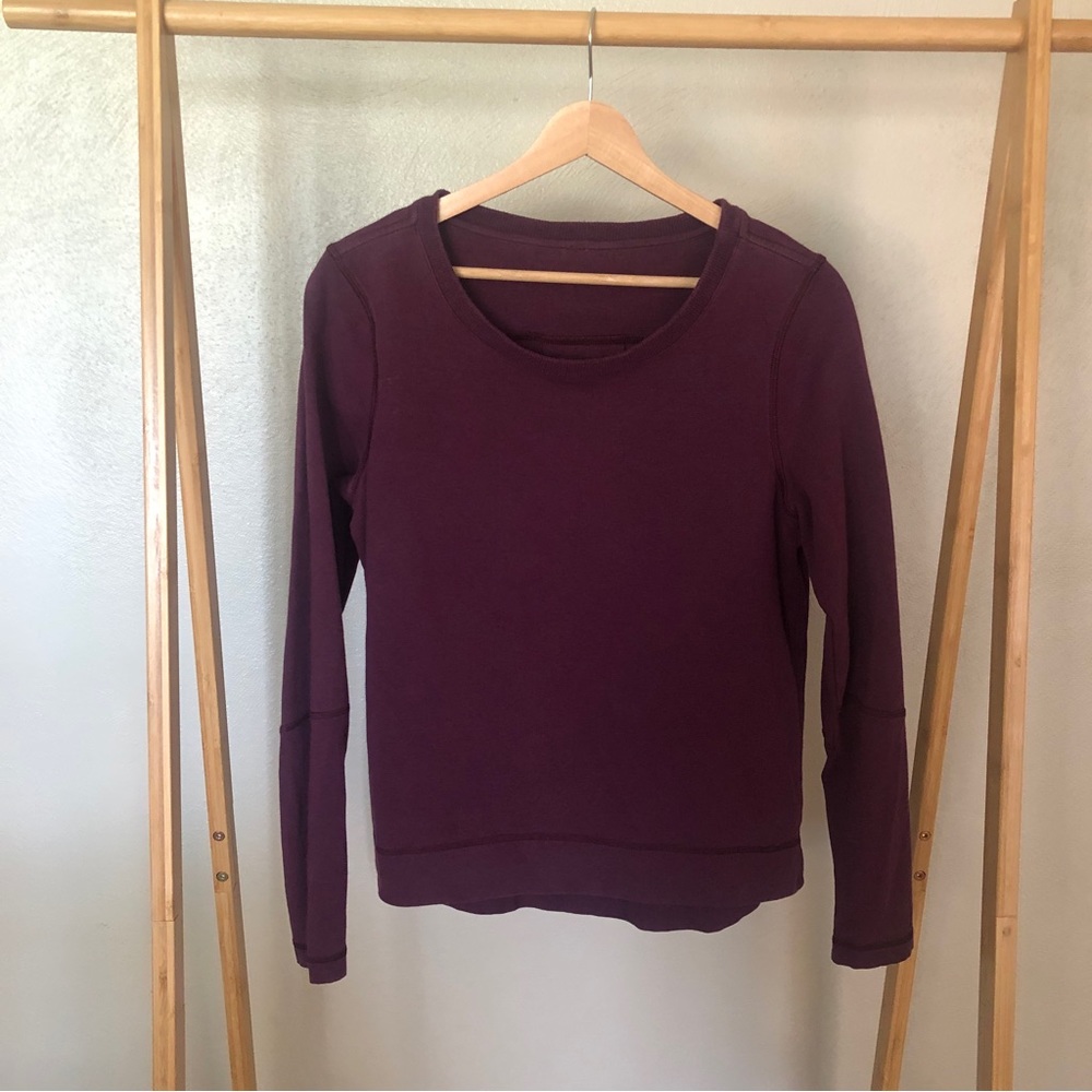LULULEMON TAILORED SWEATSHIRT. SIZE MEDIUM (tag removed). LIKE NEW CONDITION.